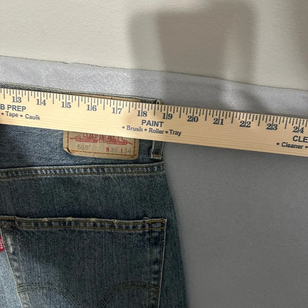Levis levis 569